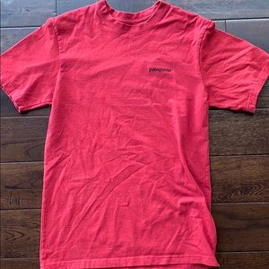 Men’s oversized red Patagonia t shirt